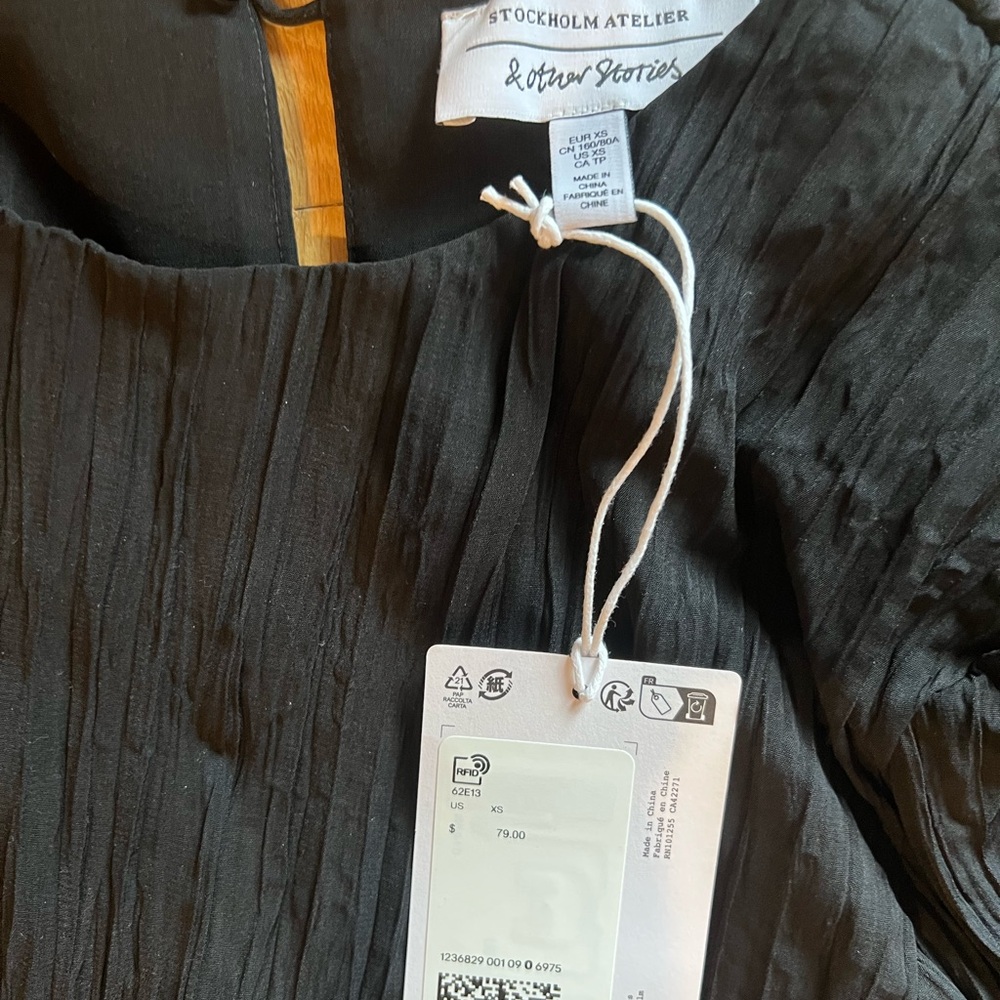 & Other Stories Black Pleated Blouse - Picture 4 of 4